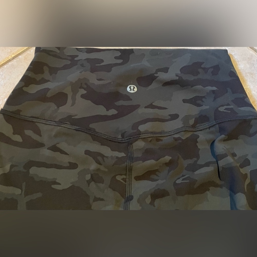 Lululemon Vuori Alo Yoga Women’s Align Crop 21” Leggings Pants Camo Green 6 - Picture 9 of 12
